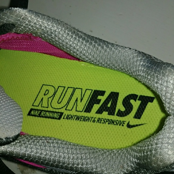 Nike shoes - Picture 8 of 8